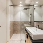 Lakeside Luxe By Pikhost Апартаменты