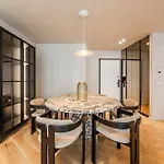 Lakeside Luxe By Pikhost