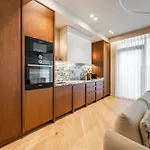 Lakeside Luxe By Pikhost Апартаменты