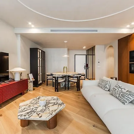 公寓 Lakeside Luxe By Pikhost *